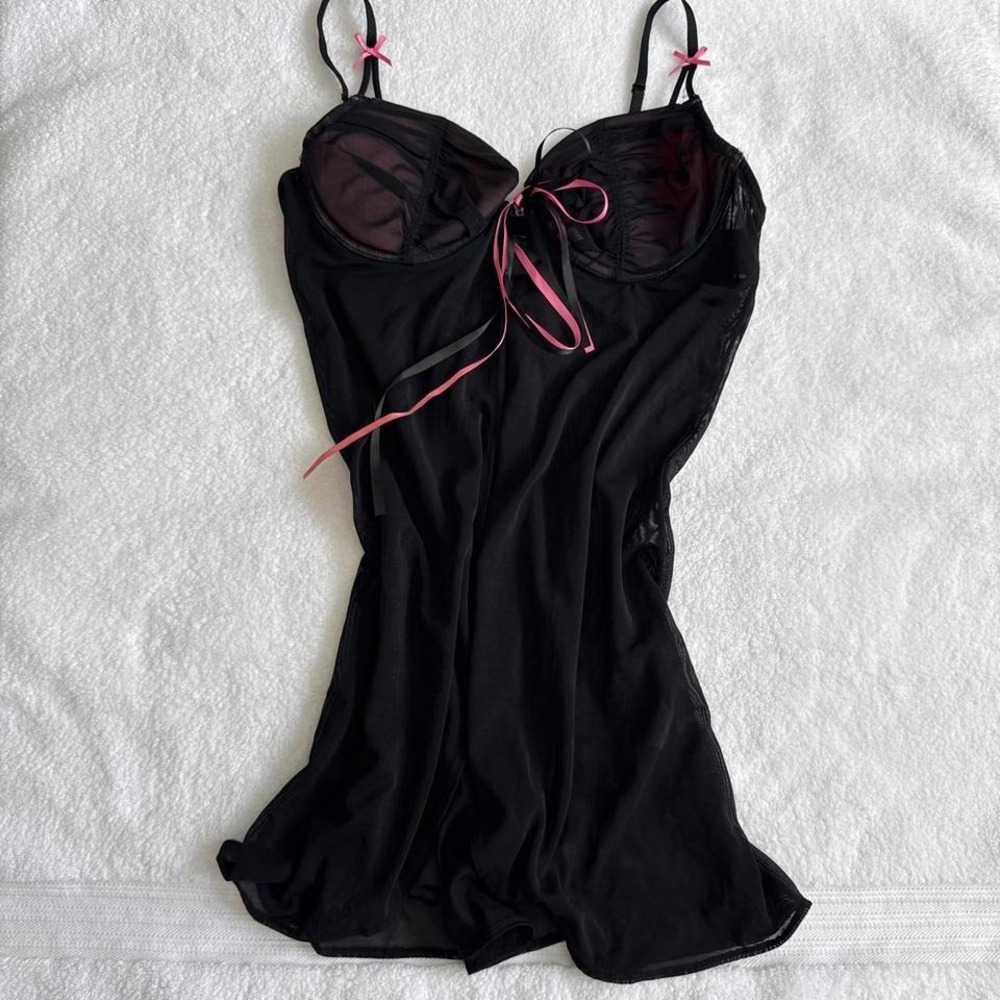 vintage euro sabrina carpenter Black lace babydoll top with‎ pink ribbon